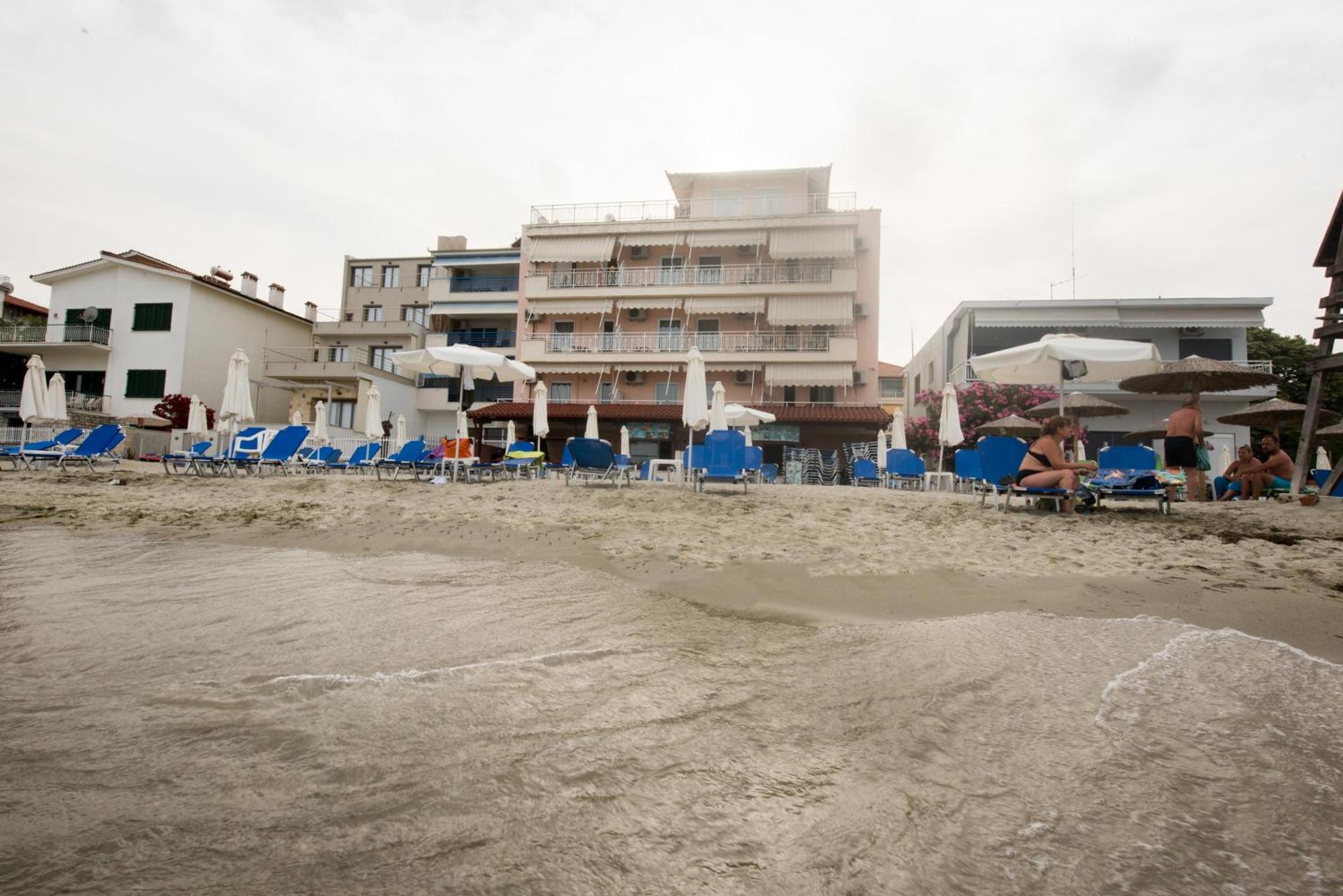 Aris Aparthotel Paralía Exteriör bild
